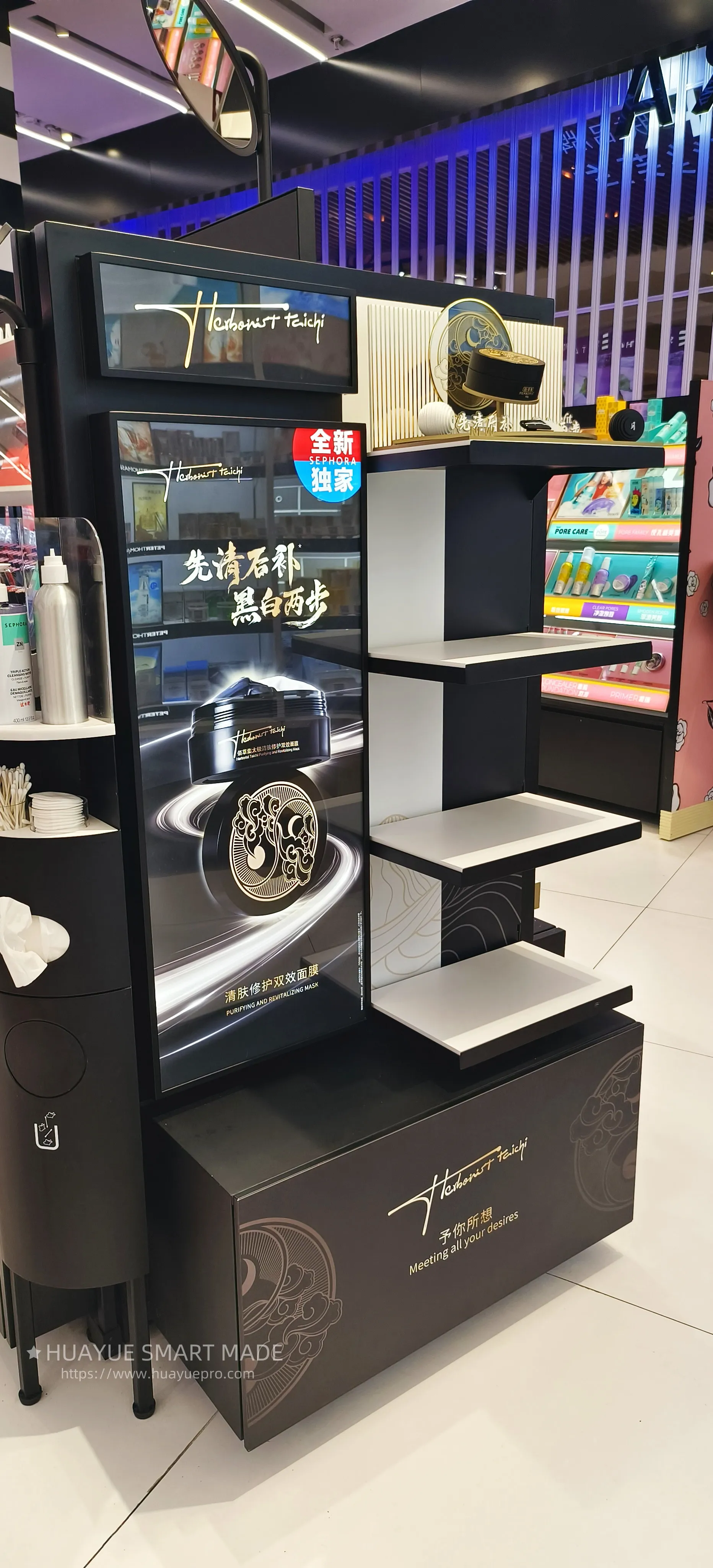 Customized independent display cabinets