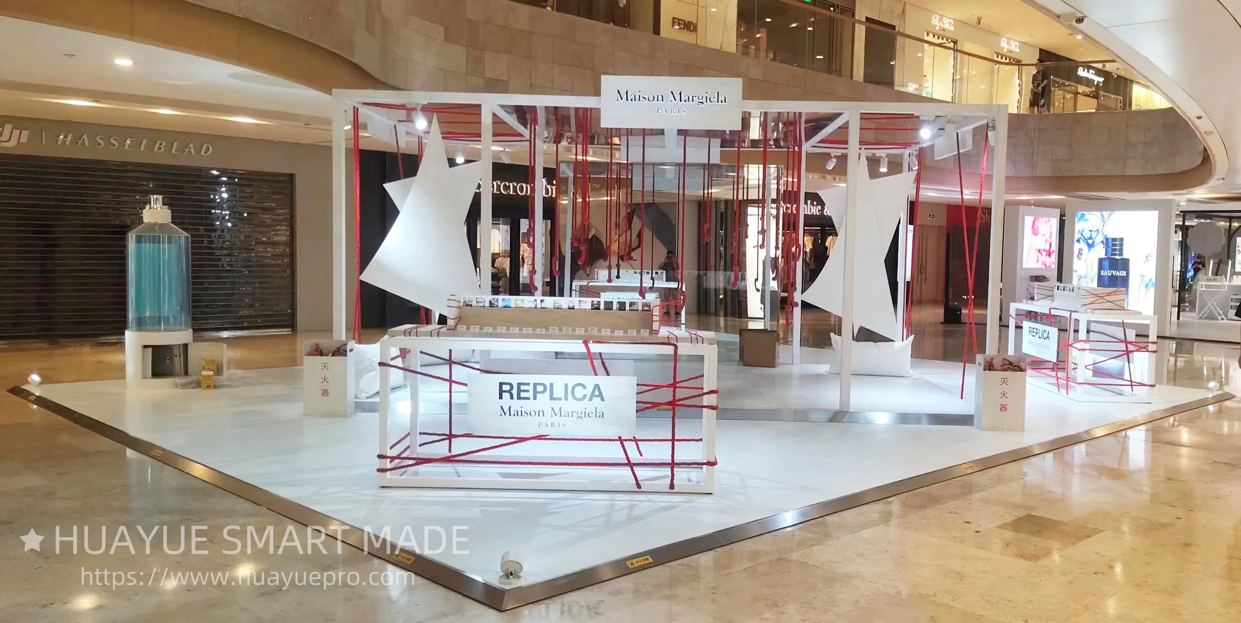 Design and installation of brand showrooms in shopping malls