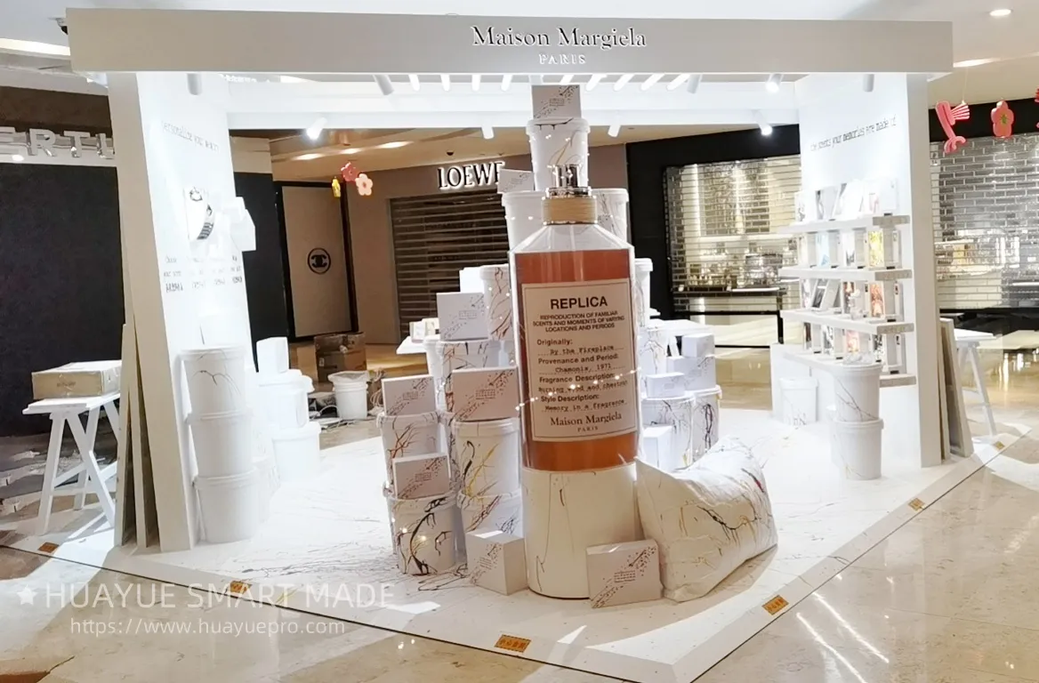 Design and installation of brand showrooms in shopping malls