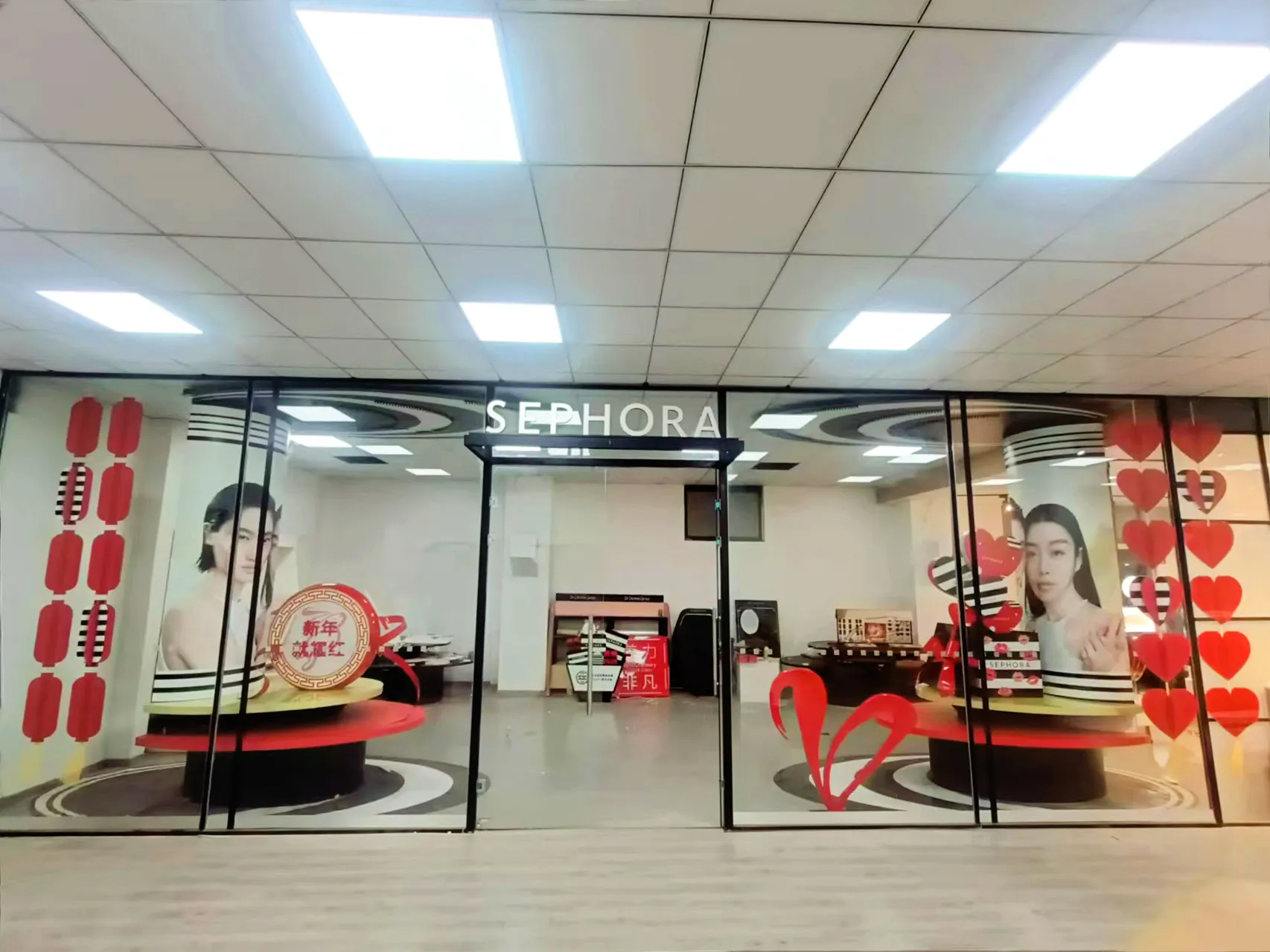 Commercial counter display props customization