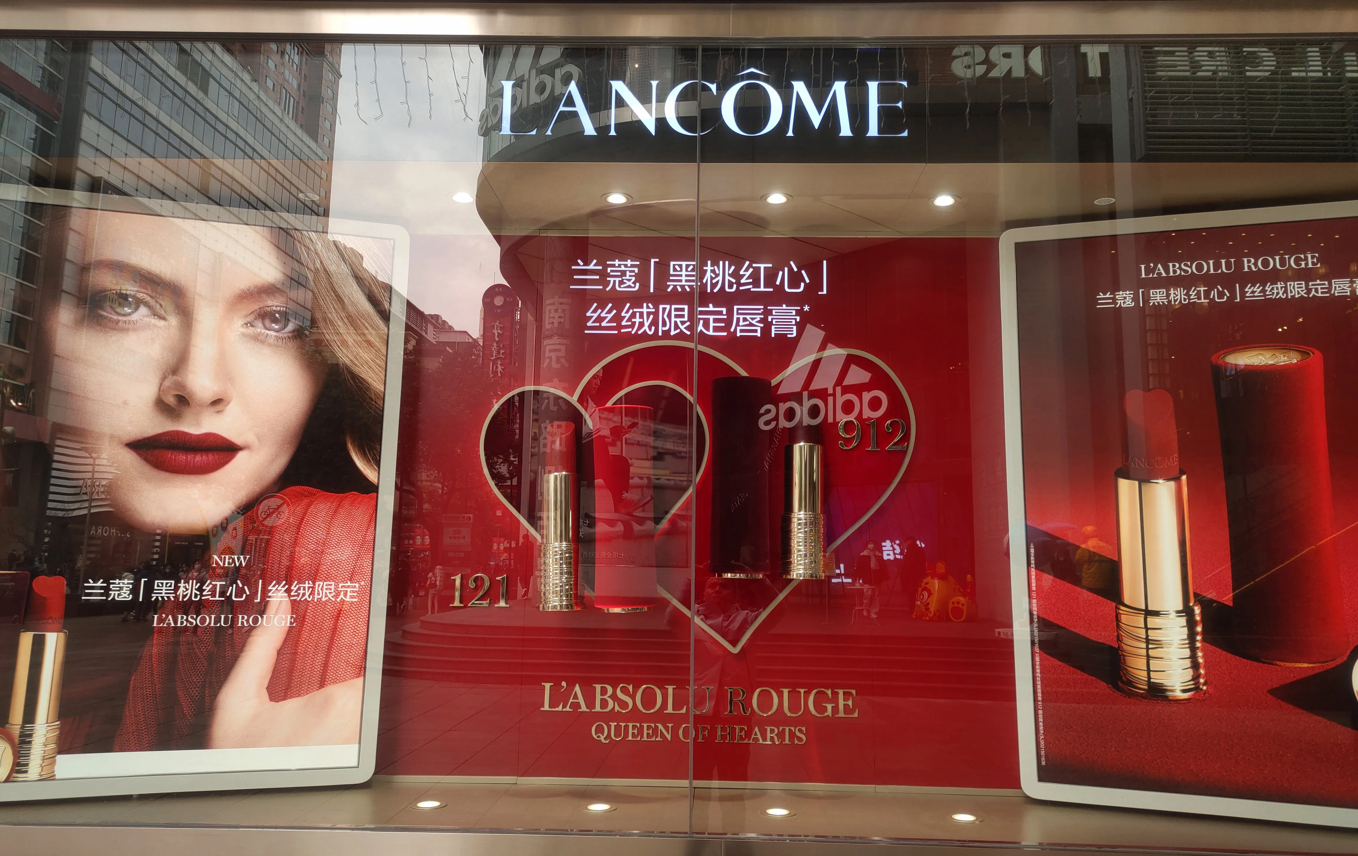 Brand display window design and installation project examples