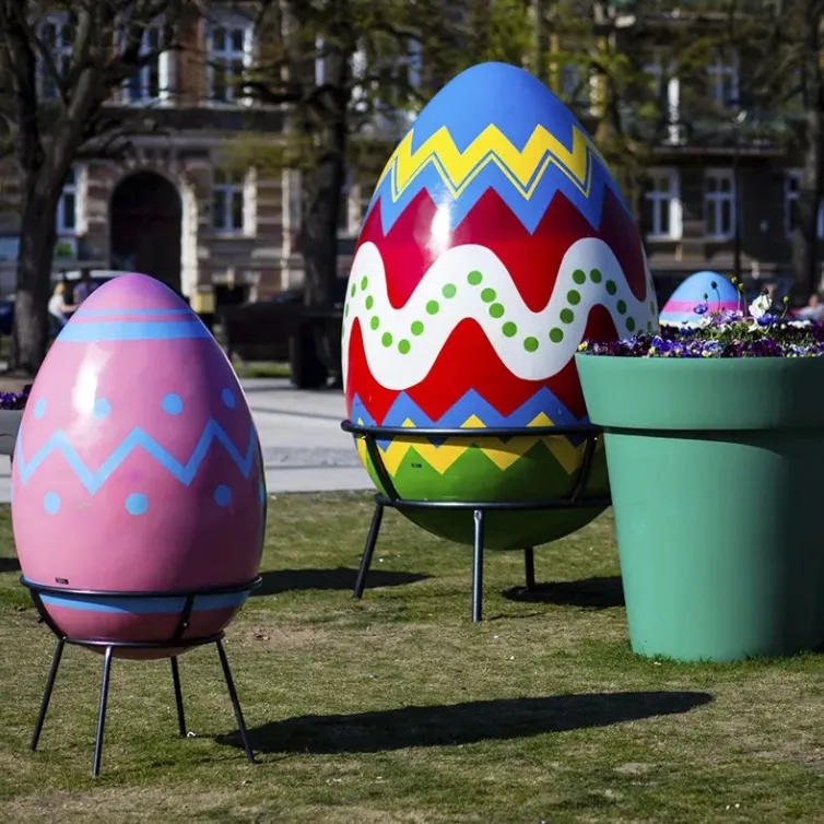 Easter display props customization