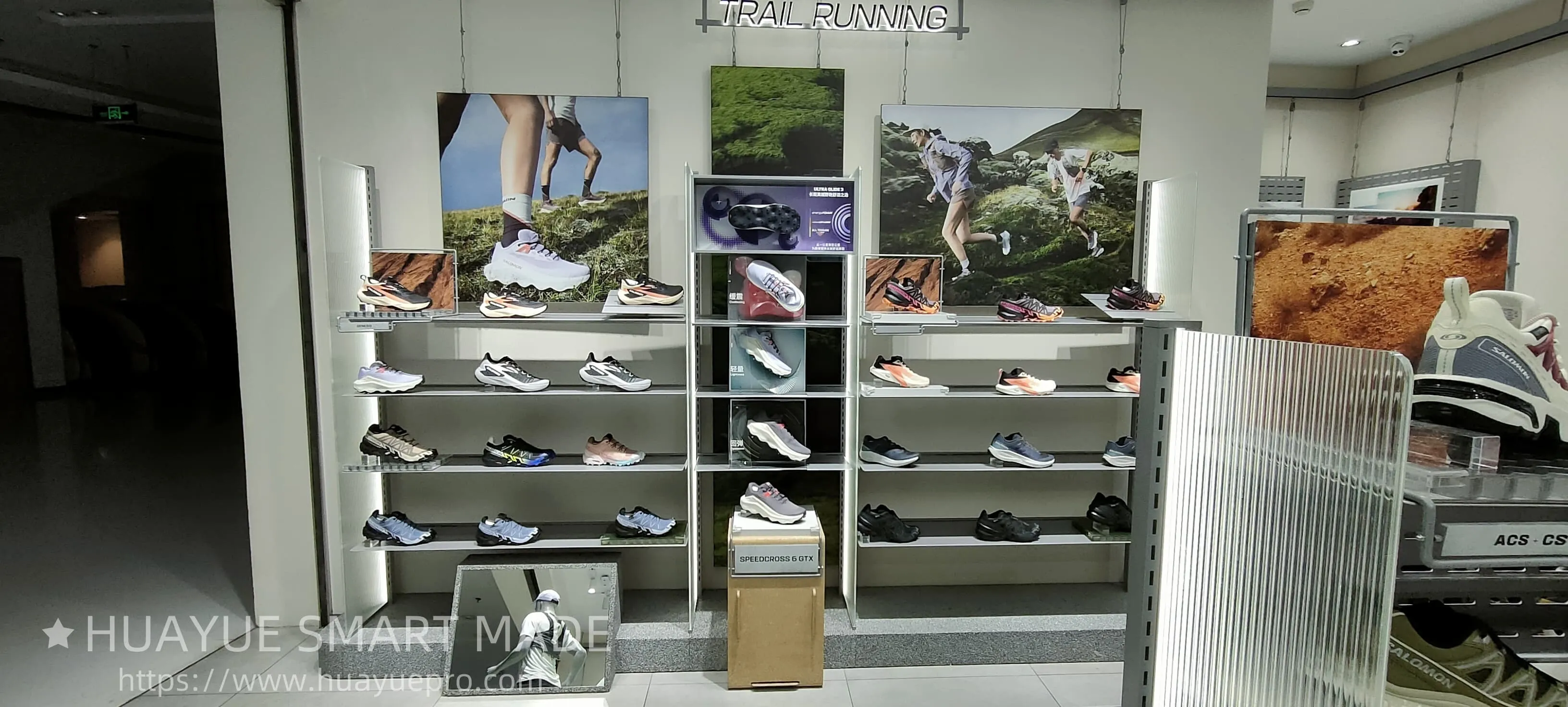 Essential display props for attracting traffic