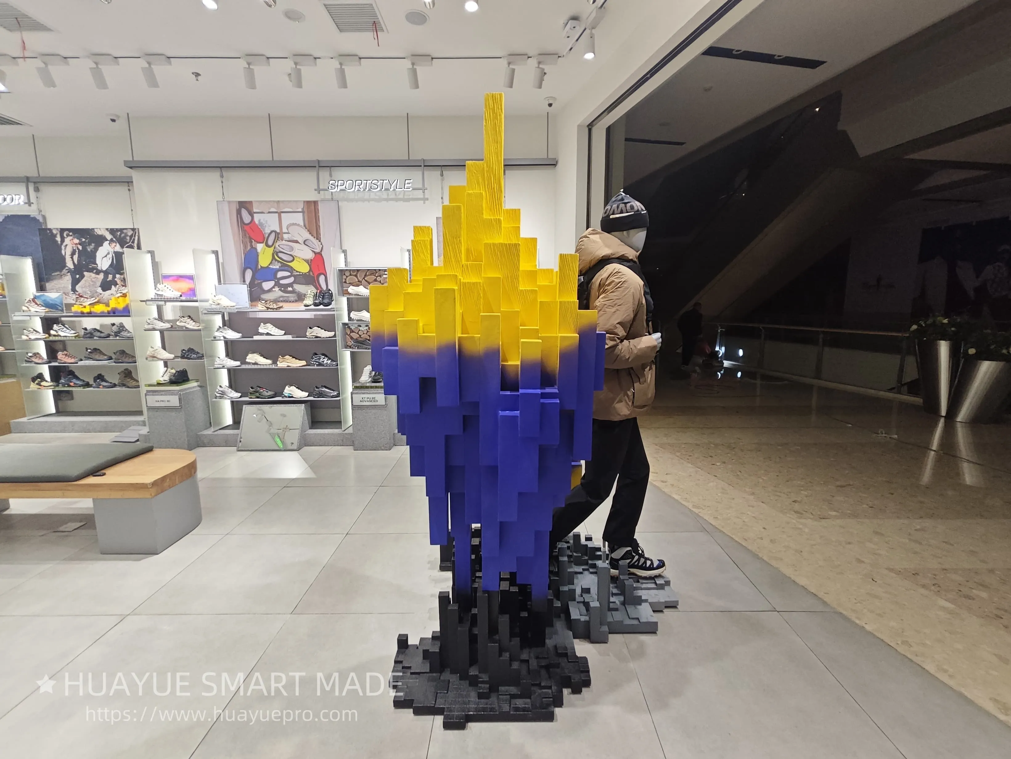 Necessary artistic product display props for brand stores