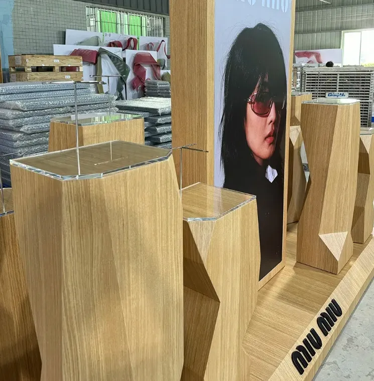 Irregular Wooden Glasses Booth Wooden Light Box Decoration Display Props