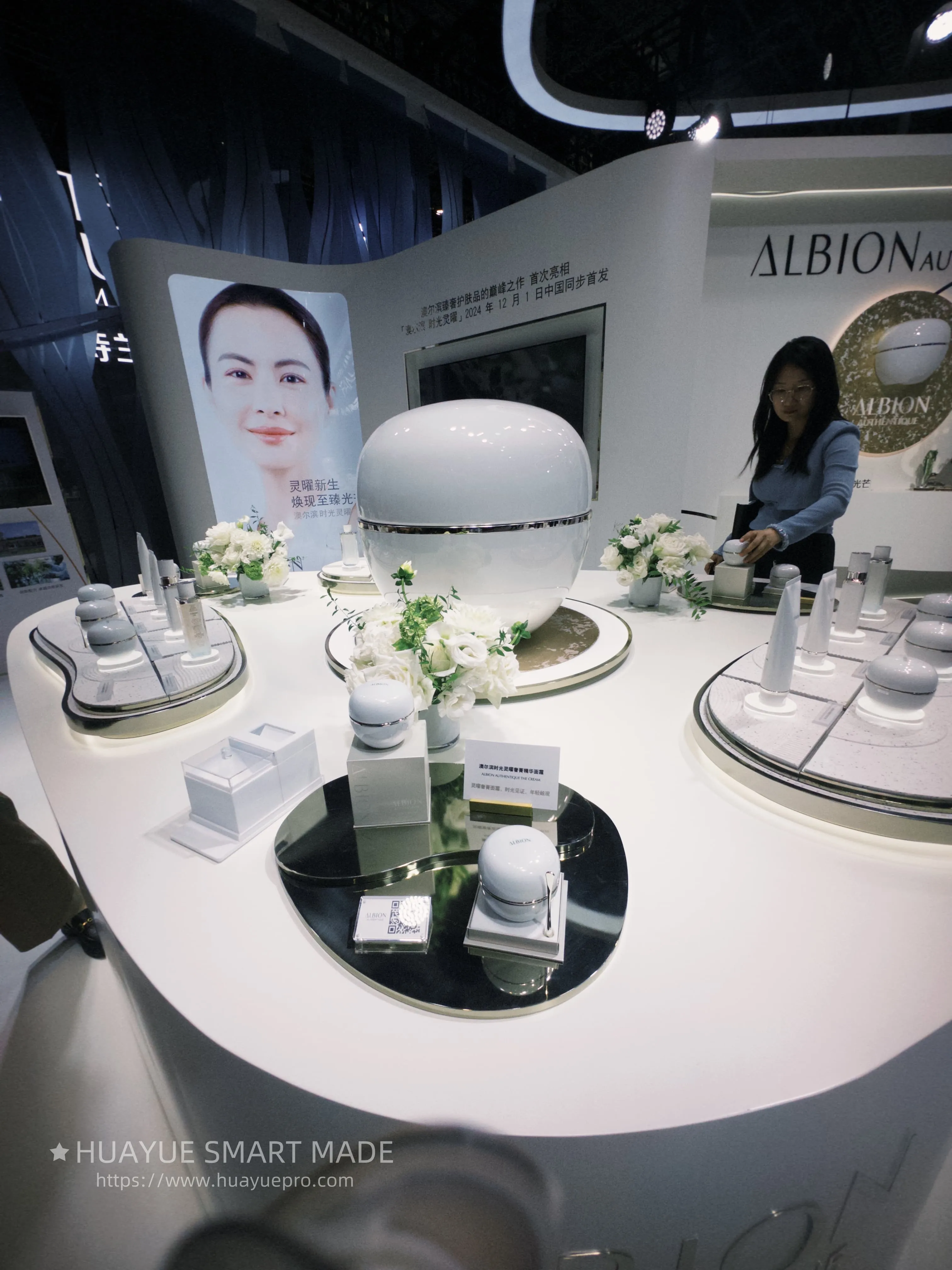 Huayue smart made Designs a for ALBION’s Flagship Store