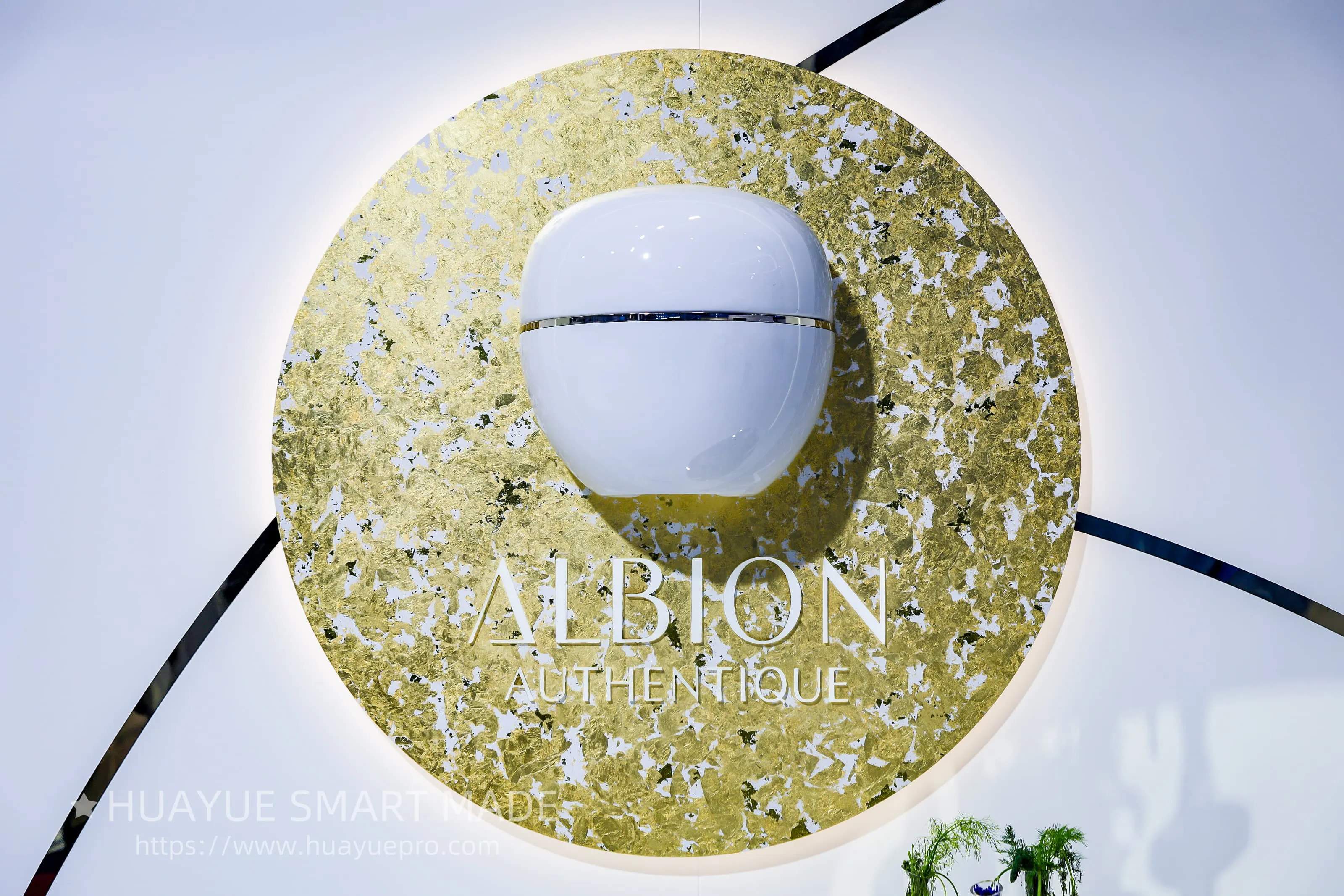 Huayue smart made Designs a for ALBION’s Flagship Store