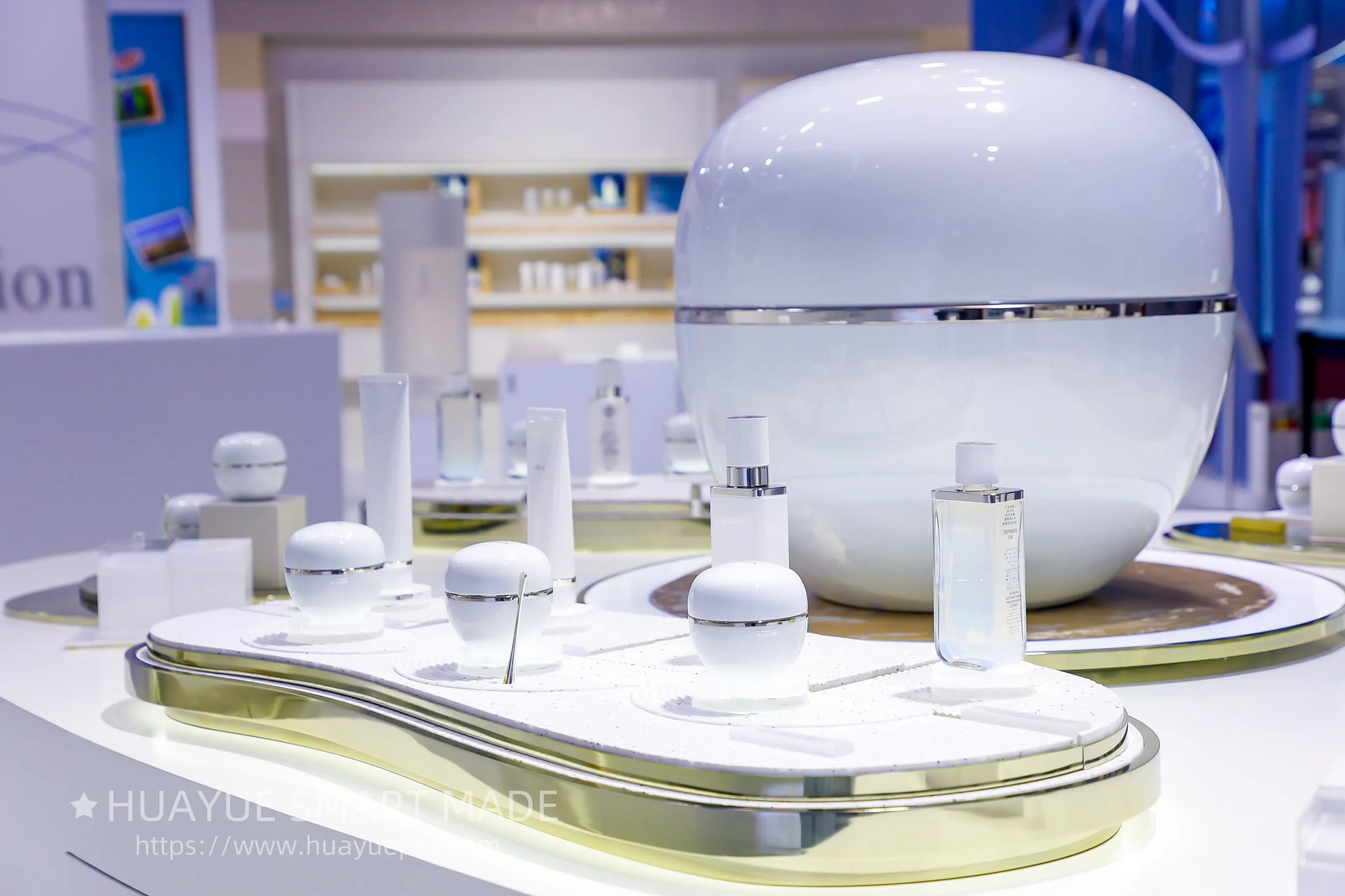 Huayue smart made Designs a for ALBION’s Flagship Store