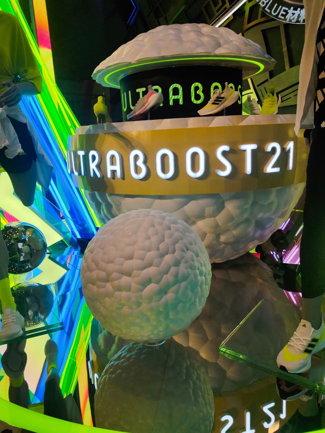 Display props are welcome to be customized by designers and bosses from all industries